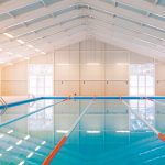 Saiba por que segurança e manutenção são fundamentais para o bom uso da piscina em clube, garantindo a satisfação dos usuários.