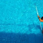 Veja quais são os cuidados ideais para a manutenção de piscinas e como manter a sua sempre pronta para o uso.