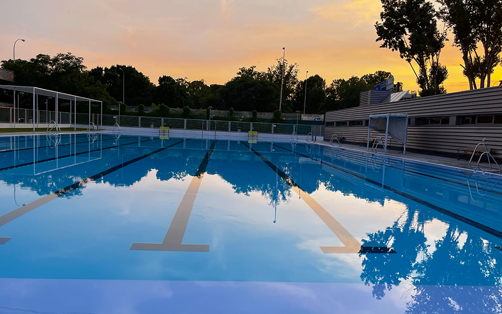 Como melhorar o visual da piscina do seu clube e academia