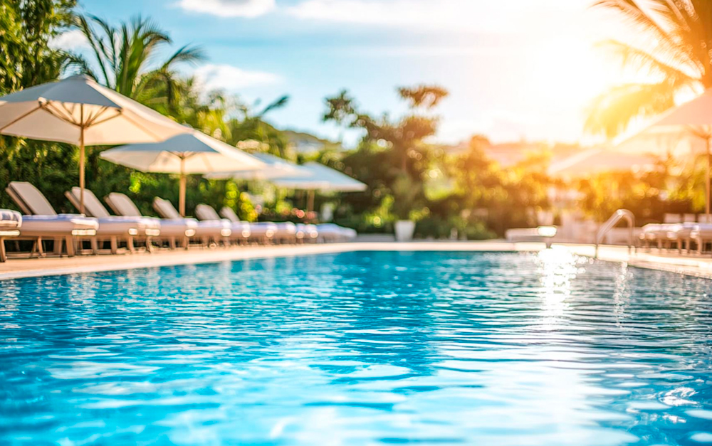 Saiba quais são os cuidados essenciais com a piscina do condomínio e evite interdições, riscos à saúde e problemas na manutenção coletiva.