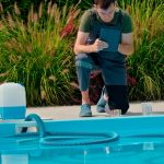 Saiba qual é o valor mensal da manutenção de piscina e por que a manutenção preventiva traz mais economia e segurança.