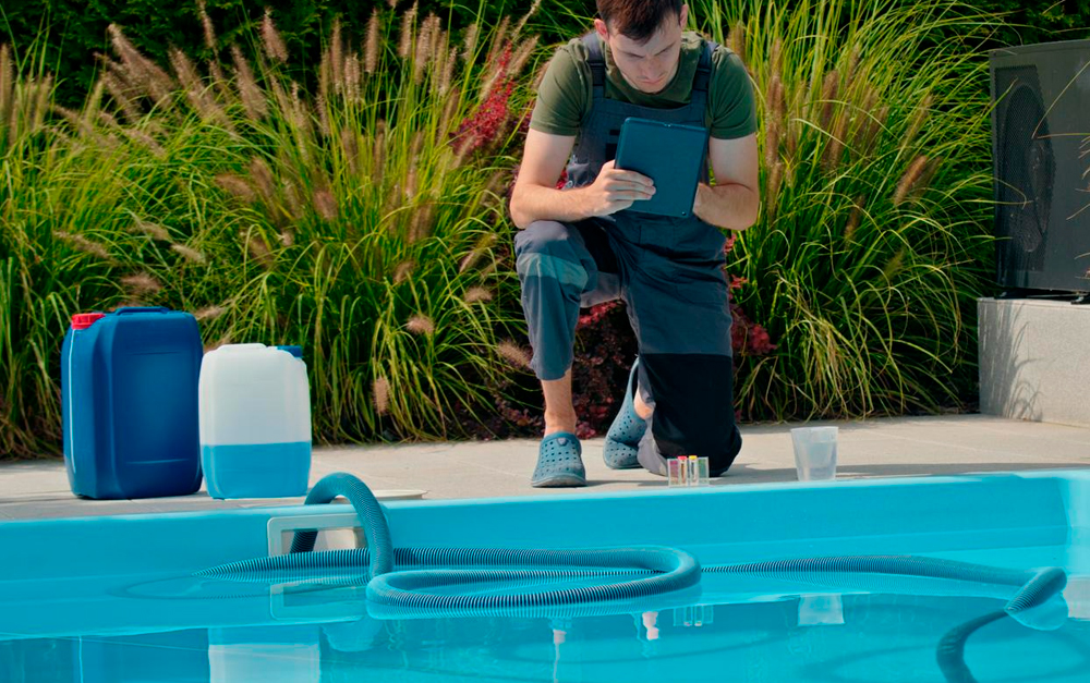 Saiba qual é o valor mensal da manutenção de piscina e por que a manutenção preventiva traz mais economia e segurança.